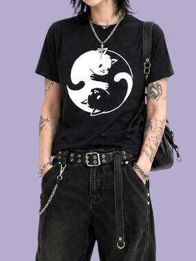 2 FOR $28 | Hot Topic Ying-Yang Kitties Black and White Graphic Tee
